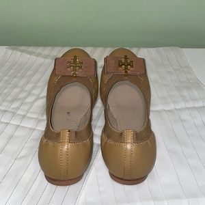 Tory Burch Women’s 5.5 tan ballet flat